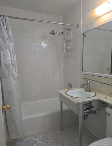 505 Central Avenue 305, White Plains, NY 10606