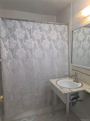 505 Central Avenue 305, White Plains, NY 10606