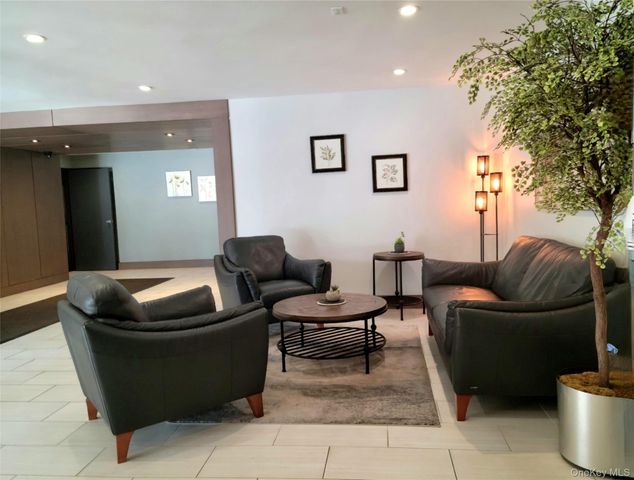 505 Central Avenue 305, White Plains, NY 10606