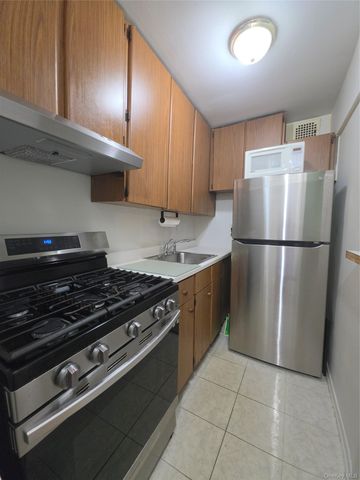 505 Central Avenue 305, White Plains, NY 10606