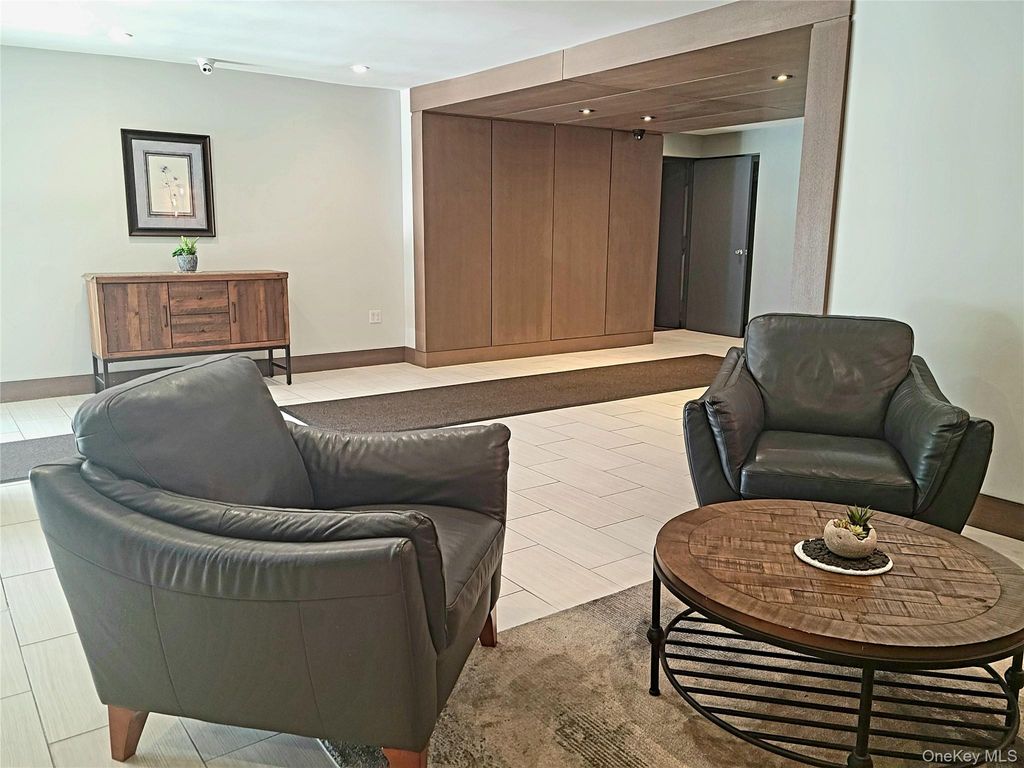 505 Central Avenue 305, White Plains, NY 10606 — photo 5