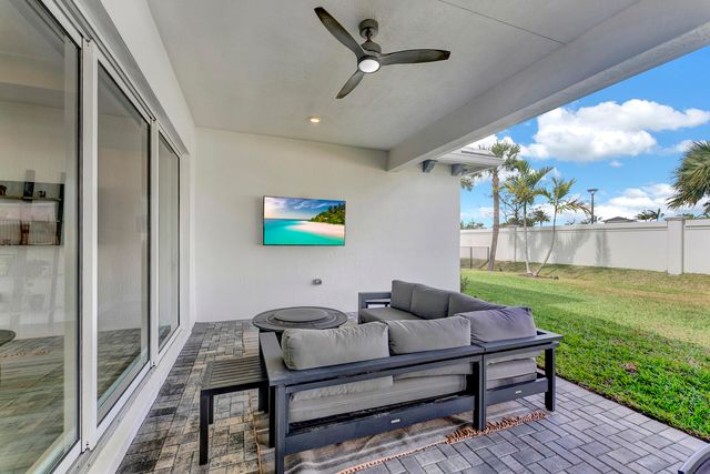 12104 Waterstone Circle, Palm Beach Gardens, FL 33412