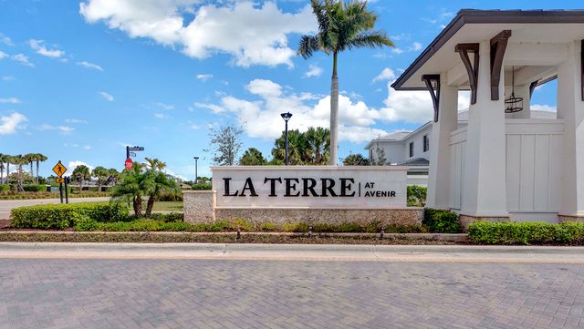 12104 Waterstone Circle, Palm Beach Gardens, FL 33412