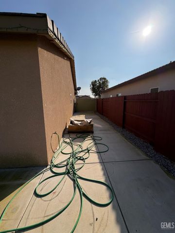 2306 Cobern Street, Bakersfield, CA 93313