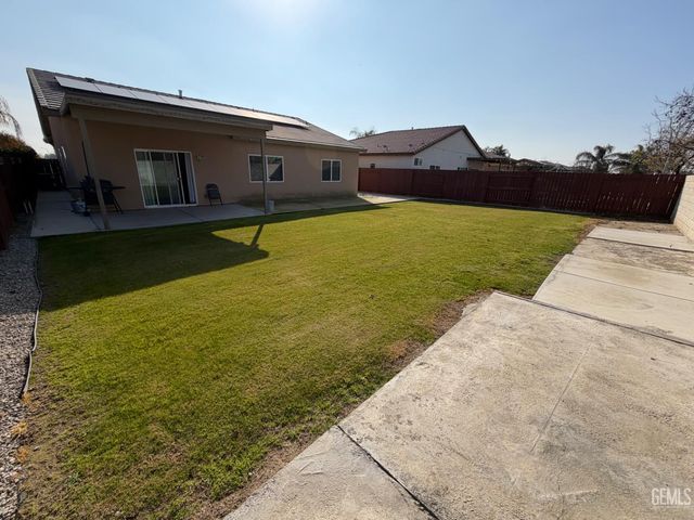 2306 Cobern Street, Bakersfield, CA 93313