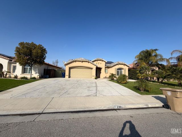 2306 Cobern Street, Bakersfield, CA 93313