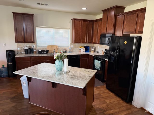 2306 Cobern Street, Bakersfield, CA 93313