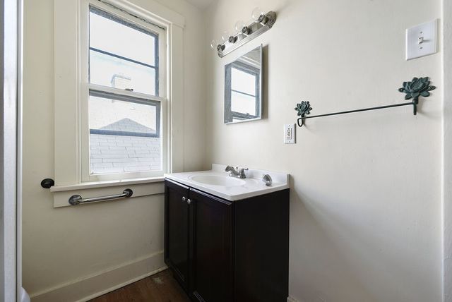 825 Pine Street, Ambridge, PA 15003