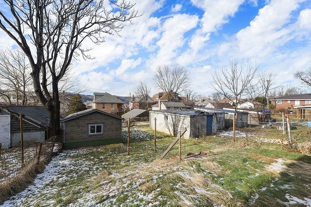 825 Pine Street, Ambridge, PA 15003