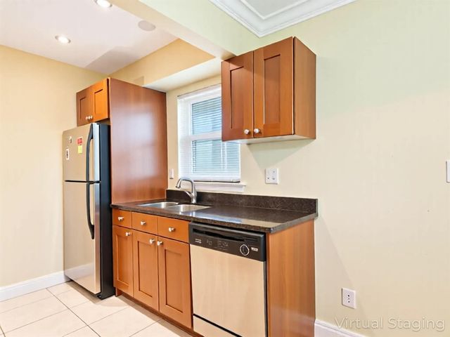 1680 NE 34TH Lane, Oakland Park, FL 33334