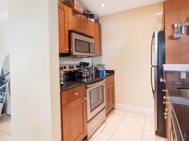 1680 NE 34TH Lane, Oakland Park, FL 33334