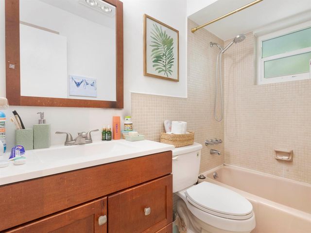 1680 NE 34TH Lane, Oakland Park, FL 33334