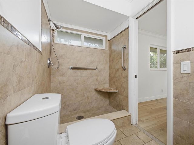 1680 NE 34TH Lane, Oakland Park, FL 33334