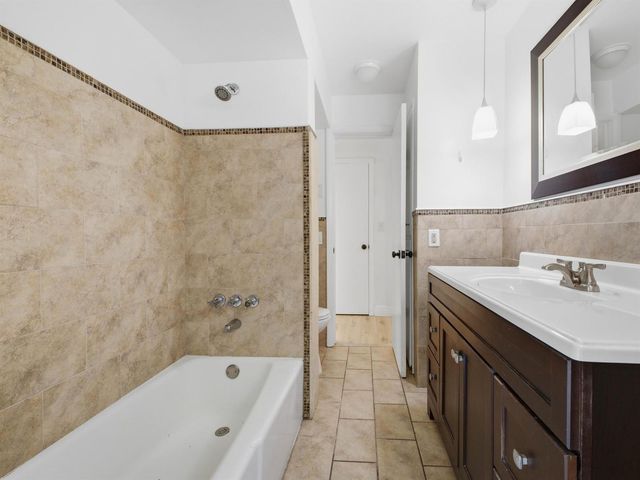 1680 NE 34TH Lane, Oakland Park, FL 33334