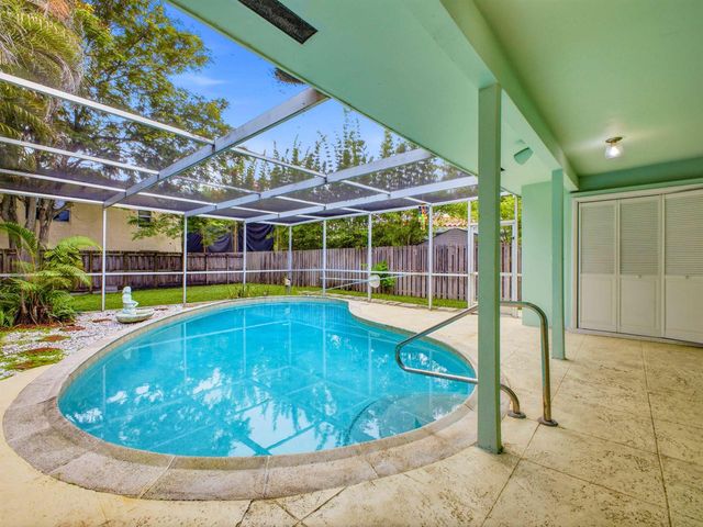 1680 NE 34TH Lane, Oakland Park, FL 33334
