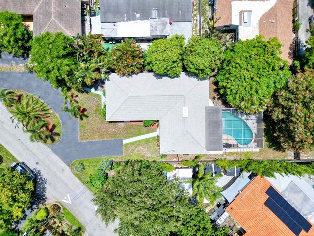 1680 NE 34TH Lane, Oakland Park, FL 33334
