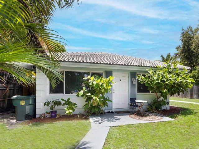 1680 NE 34TH Lane, Oakland Park, FL 33334