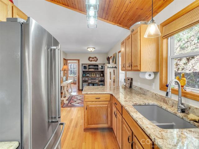 245 Greenview Drive, Maggie Valley, NC 28751