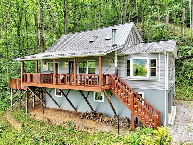 245 Greenview Drive, Maggie Valley, NC 28751