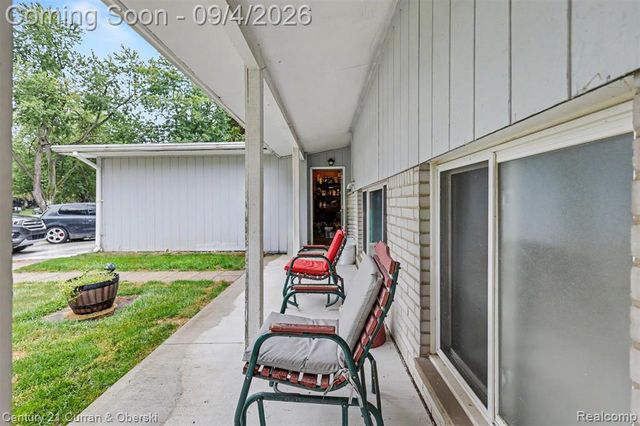 1869 Middle Trail Road, Commerce Twp, MI 48390