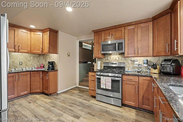 1869 Middle Trail Road, Commerce Twp, MI 48390
