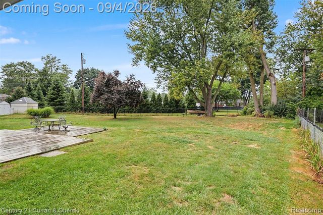 1869 Middle Trail Road, Commerce Twp, MI 48390