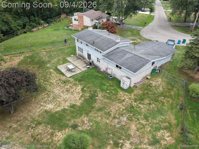 1869 Middle Trail Road, Commerce Twp, MI 48390