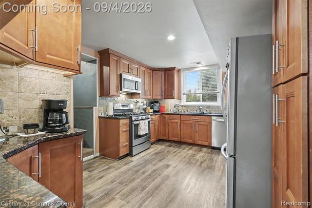 1869 Middle Trail Road, Commerce Twp, MI 48390
