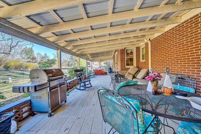 90 OLD FURNACE RD, Rocky Mount, VA 24151