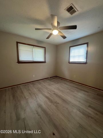 3139 Charleston Drive, Jackson, MS 39212