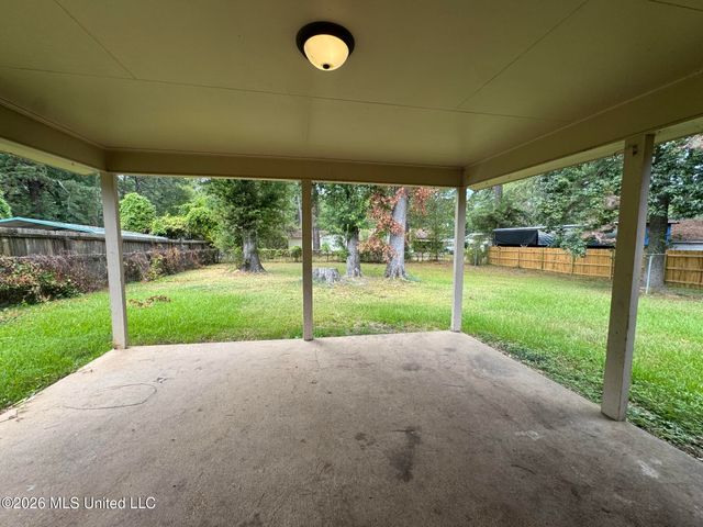 3139 Charleston Drive, Jackson, MS 39212