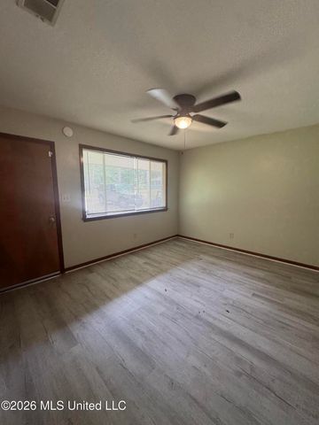 3139 Charleston Drive, Jackson, MS 39212