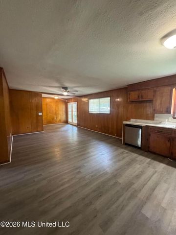 3139 Charleston Drive, Jackson, MS 39212