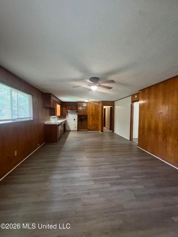 3139 Charleston Drive, Jackson, MS 39212