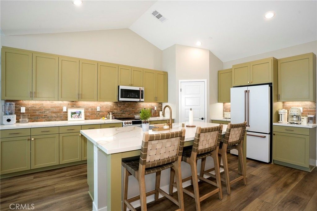Image 5 of property listing at 3805 Shannon Lane, Piru, CA 93040