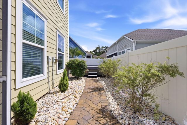 310 Lorenzo Dr., North Myrtle Beach, SC 29582
