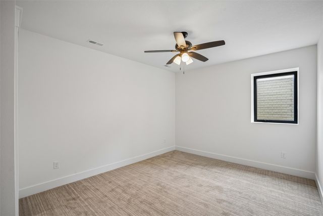 18190 Hidden Knoll, Clive, IA 50325
