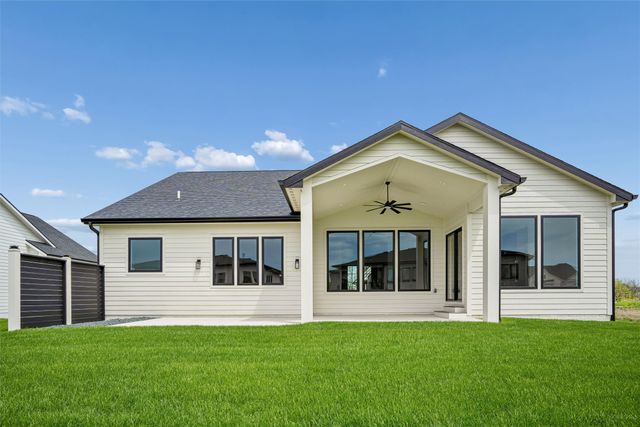 18190 Hidden Knoll, Clive, IA 50325