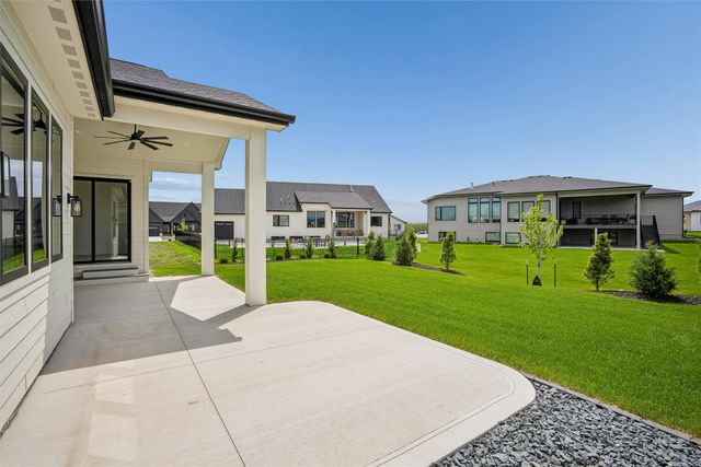 18190 Hidden Knoll, Clive, IA 50325
