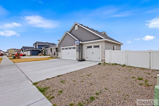 4047 Maizy Way, Ammon, ID 83406