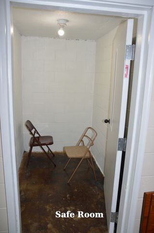 351 Hurricane Creek Rd, Linden, TN 37096