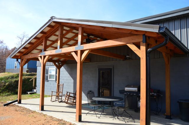 351 Hurricane Creek Rd, Linden, TN 37096