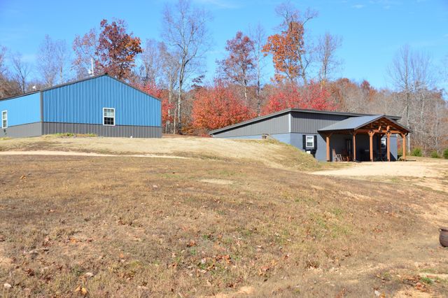 351 Hurricane Creek Rd, Linden, TN 37096