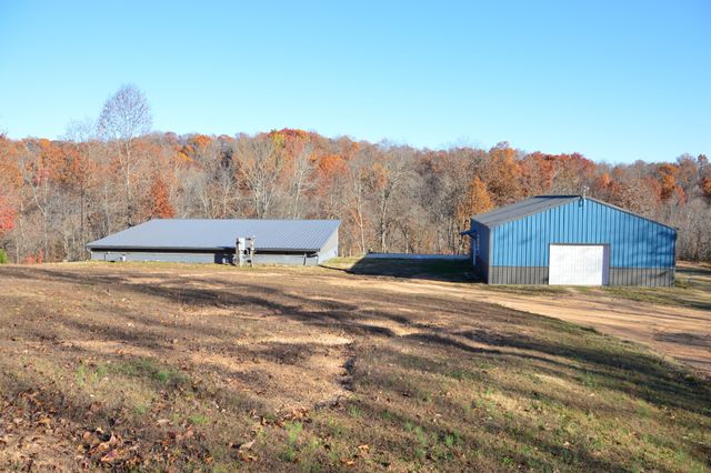 351 Hurricane Creek Rd, Linden, TN 37096