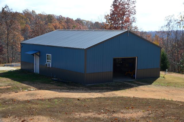 351 Hurricane Creek Rd, Linden, TN 37096