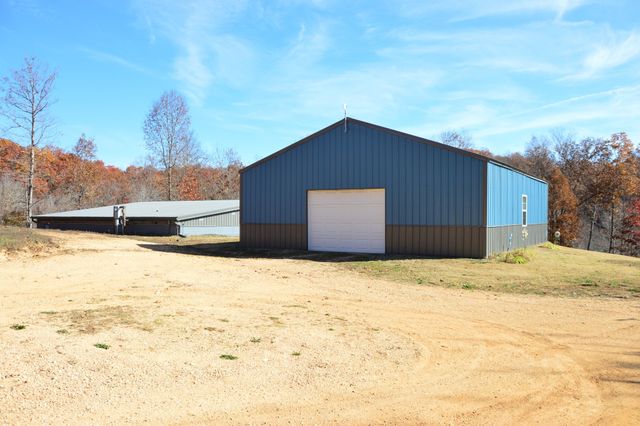 351 Hurricane Creek Rd, Linden, TN 37096