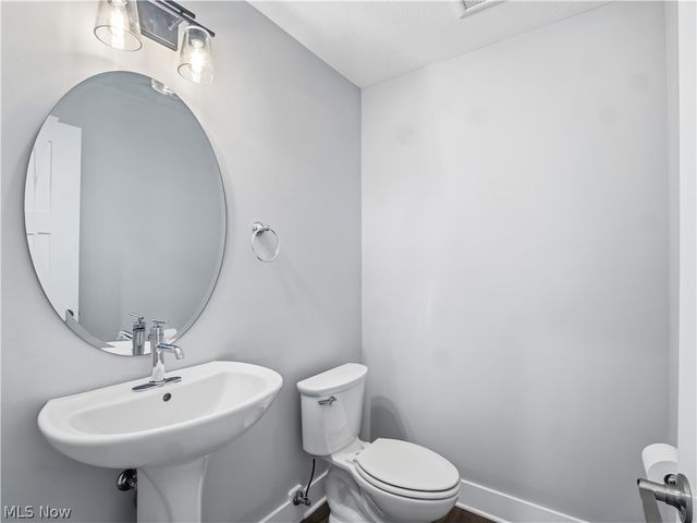 4191 Lorain Court, Cleveland, OH 44113
