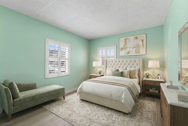 1153 RUE DES ROIS 1A, South Pasadena, FL 33707