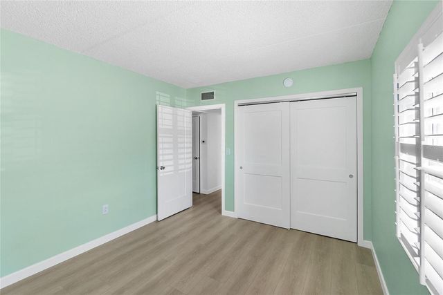 1153 RUE DES ROIS 1A, South Pasadena, FL 33707