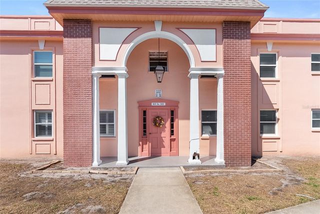 1153 RUE DES ROIS 1A, South Pasadena, FL 33707